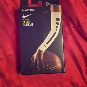 Nike arm sleeve